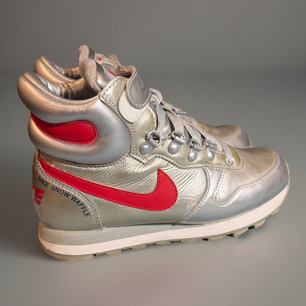 Nike Snow Waffle Winter shoes Gray Silver Size 6 Euc Rare Silver Surfer